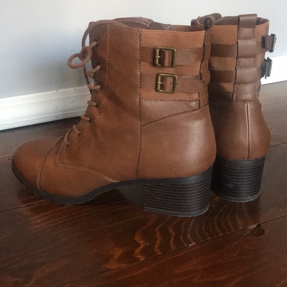 Heeled boots - Picture 3 of 7